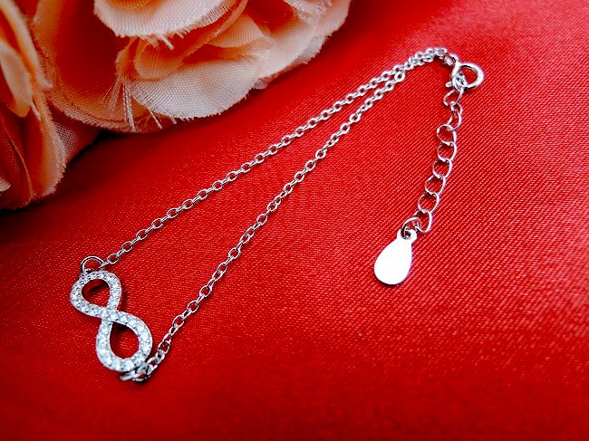 �u���X���b�g�@�L���[�r�b�N�W���R�j�A�E�A�N�Z�T���[