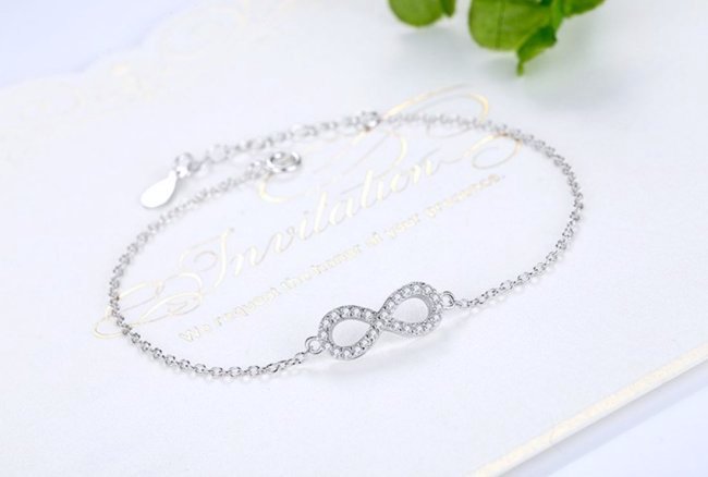 �u���X���b�g�@�L���[�r�b�N�W���R�j�A�E�A�N�Z�T���[