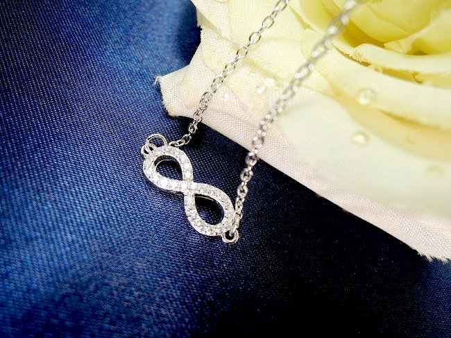 �u���X���b�g�@�L���[�r�b�N�W���R�j�A�E�A�N�Z�T���[