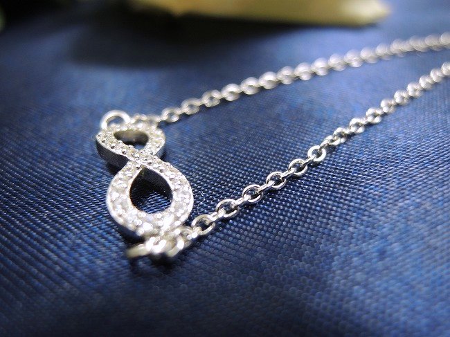 �u���X���b�g�@�L���[�r�b�N�W���R�j�A�E�A�N�Z�T���[