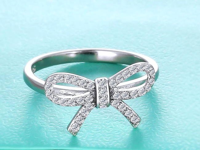 ���{�����`�[�t�@�����O�@�L���[�r�b�N�W���R�j�A�E�A�N�Z�T���[