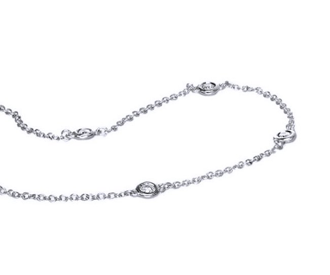 �A�N�Z�T���[�@�X�e�[�V�����u���X���b�g