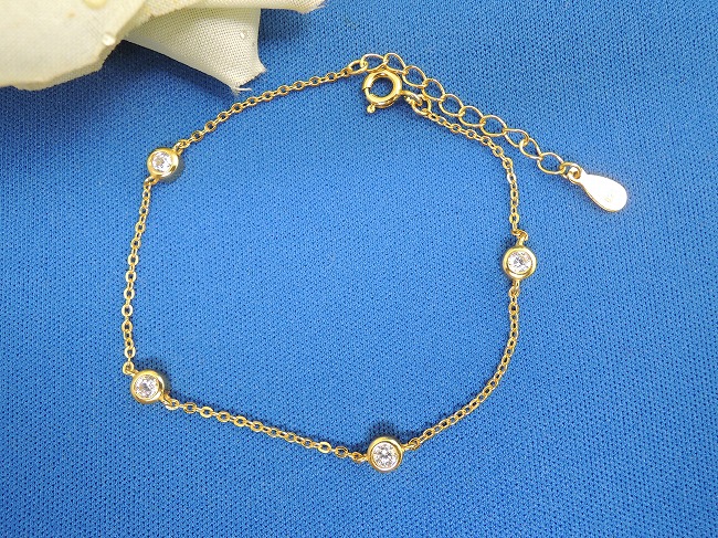 �A�N�Z�T���[�@�X�e�[�V�����u���X���b�g