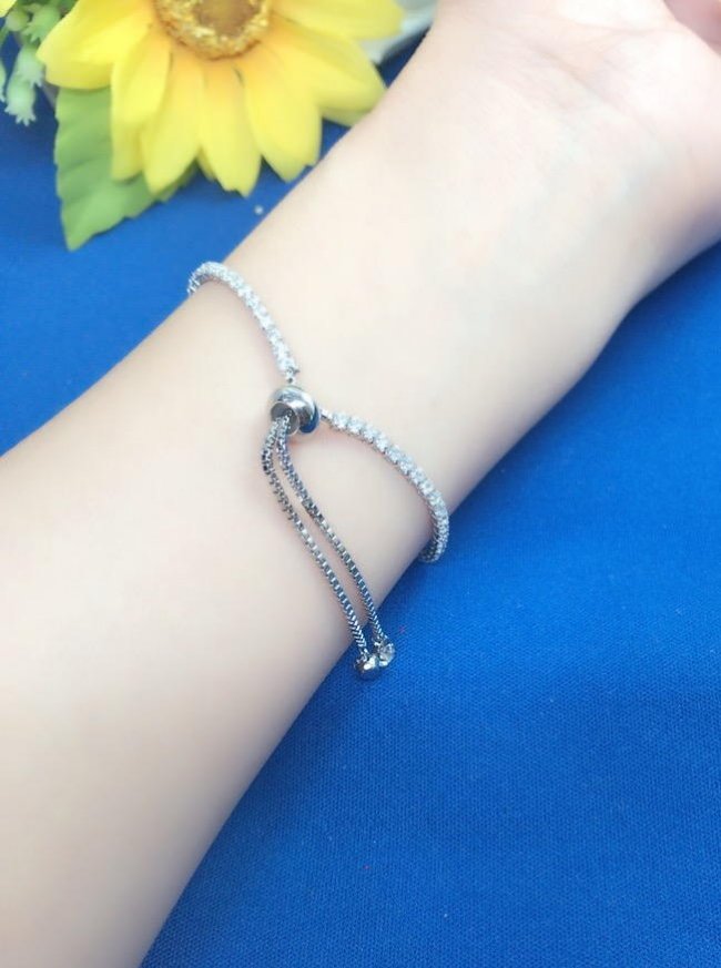 �u���X���b�g�@�L���[�r�b�N�W���R�j�A�E�A�N�Z�T���[