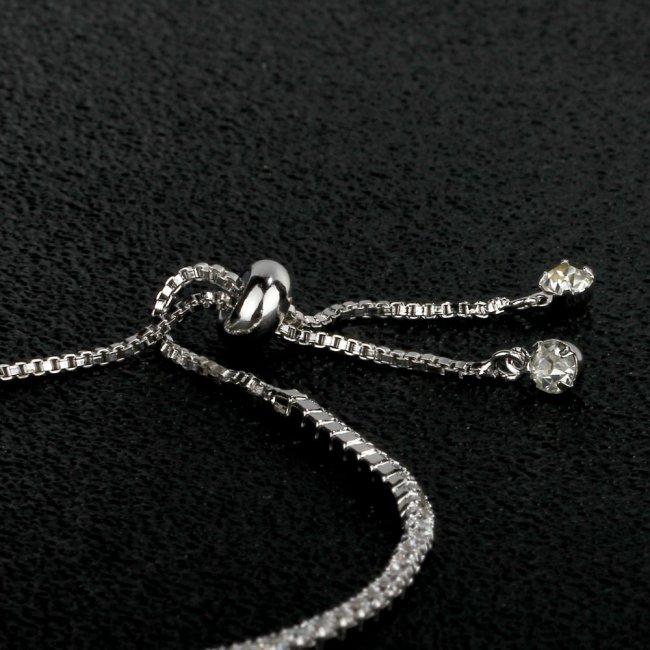 �u���X���b�g�@�L���[�r�b�N�W���R�j�A�E�A�N�Z�T���[