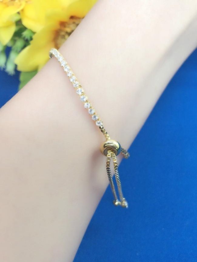 �u���X���b�g�@�L���[�r�b�N�W���R�j�A�E�A�N�Z�T���[