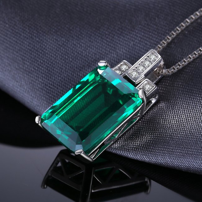 �G�������h�@�y���_���g�E�l�b�N���X�@�L���[�r�b�N�W���R�j�A�E�A�N�Z�T���[