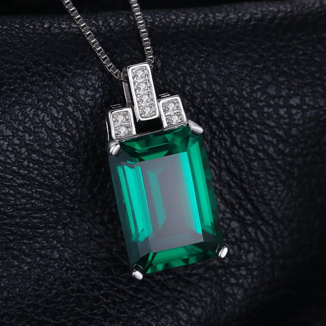 �G�������h�@�y���_���g�E�l�b�N���X�@�L���[�r�b�N�W���R�j�A�E�A�N�Z�T���[