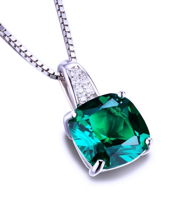 �G�������h�@�y���_���g�E�l�b�N���X�@�L���[�r�b�N�W���R�j�A�E�A�N�Z�T���[