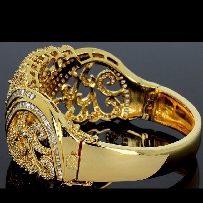 �S�[���h�@�o���O���E�u���X���b�g�@�L���[�r�b�N�W���R�j�A�E�A�N�Z�T���[