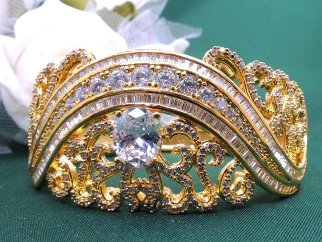 �S�[���h�@�o���O���E�u���X���b�g�@�L���[�r�b�N�W���R�j�A�E�A�N�Z�T���[