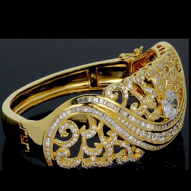 �S�[���h�@�o���O���E�u���X���b�g�@�L���[�r�b�N�W���R�j�A�E�A�N�Z�T���[