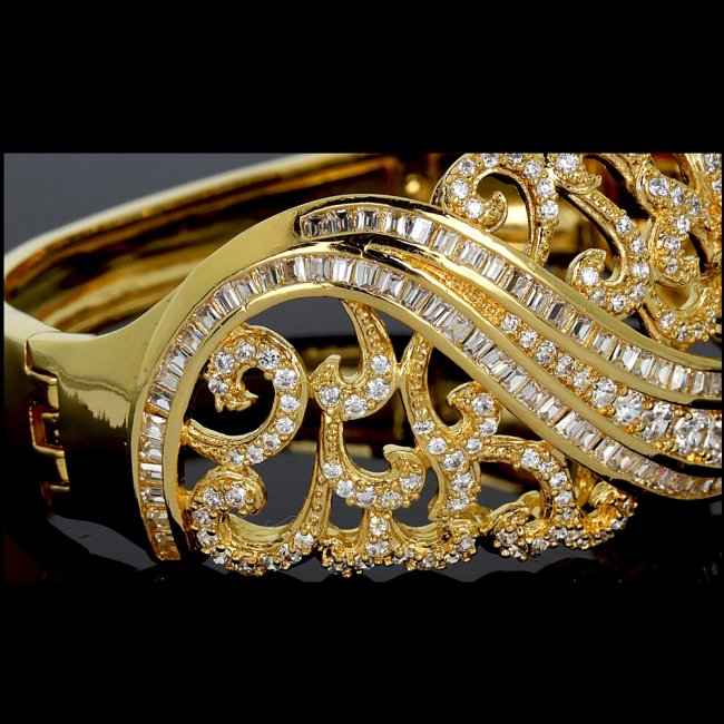 �S�[���h�@�o���O���E�u���X���b�g�@�L���[�r�b�N�W���R�j�A�E�A�N�Z�T���[