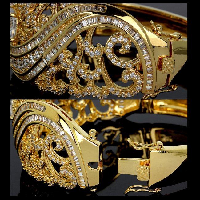 �S�[���h�@�o���O���E�u���X���b�g�@�L���[�r�b�N�W���R�j�A�E�A�N�Z�T���[