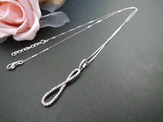 �A�N�Z�T���[ �C���t�B�j�e�B�@�L���[�r�b�N�W���R�j�A�@�y���_���g