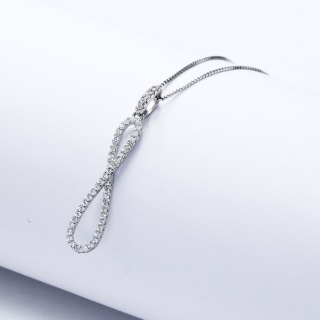 �A�N�Z�T���[ �C���t�B�j�e�B�@�L���[�r�b�N�W���R�j�A�@�y���_���g