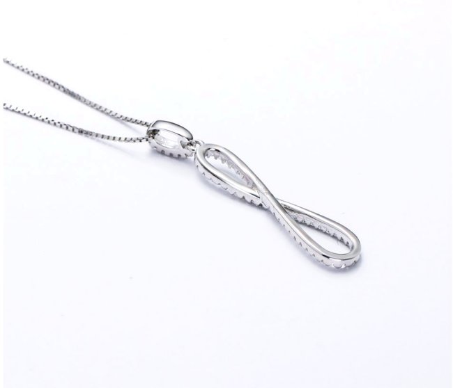 �A�N�Z�T���[ �C���t�B�j�e�B�@�L���[�r�b�N�W���R�j�A�@�y���_���g