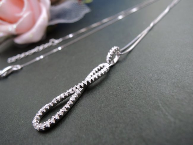 �A�N�Z�T���[ �C���t�B�j�e�B�@�L���[�r�b�N�W���R�j�A�@�y���_���g