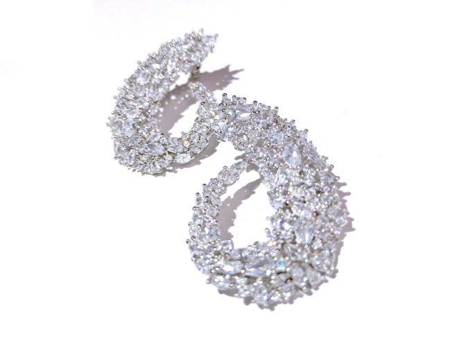 �L���[�r�b�N�W���R�j�A�̃s�A�X�@�����O�s�A�X