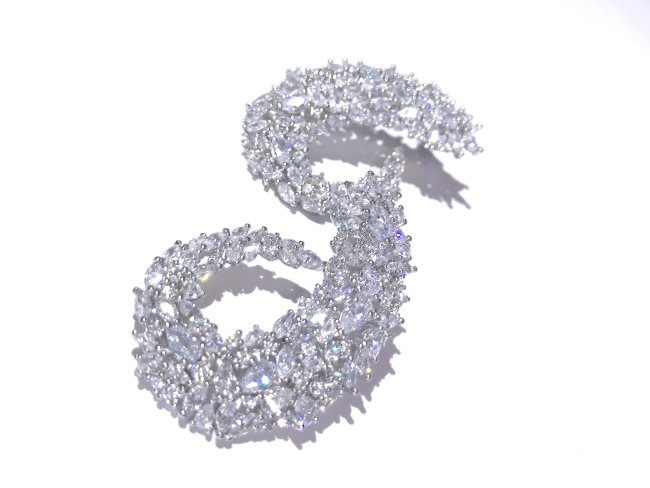 �L���[�r�b�N�W���R�j�A�̃s�A�X�@�����O�s�A�X