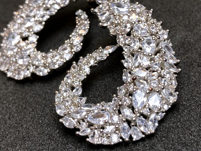 �L���[�r�b�N�W���R�j�A�̃s�A�X�@�����O�s�A�X