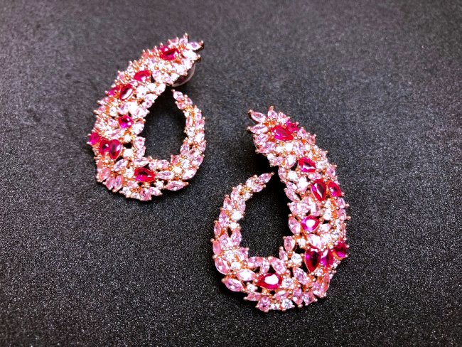 �L���[�r�b�N�W���R�j�A�̃s�A�X�@�����O�s�A�X