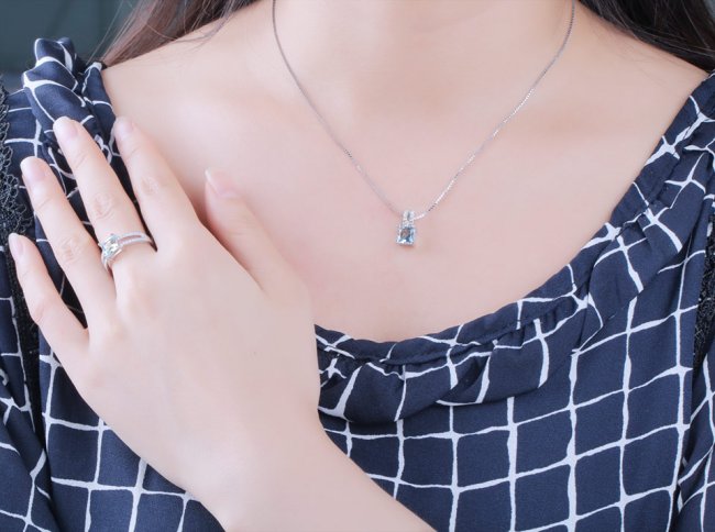 CZ�ƃu���[�g�p�[�Y�i�����΁j�@�y���_���g�E�l�b�N���X�@�L���[�r�b�N�W���R�j�A�E�A�N�Z�T���[