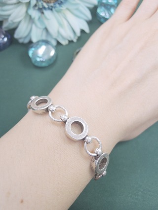 �t�����X�E�A�N�Z�T���[