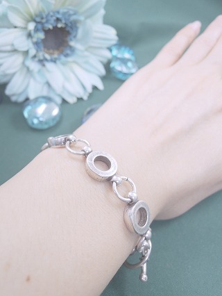 �t�����X�E�A�N�Z�T���[