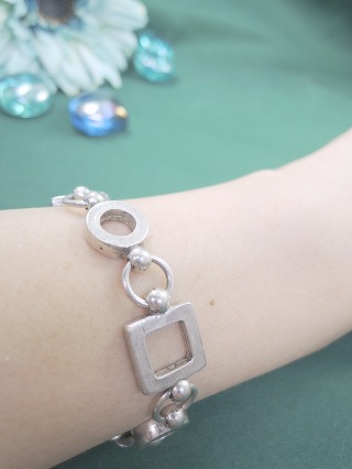 �t�����X�E�A�N�Z�T���[