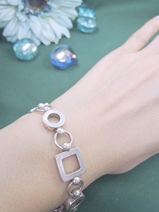 �t�����X�E�A�N�Z�T���[